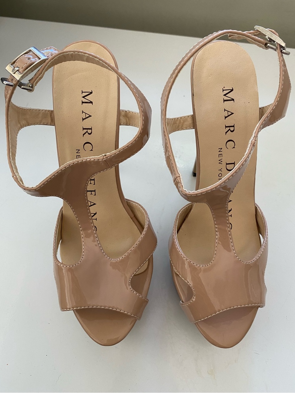 Marc Defang Nude Patent Leather T-Strap Platform Stiletto Heels 6.5 good cond